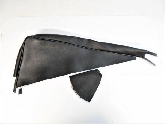 Picture of CENTRE ARMREST RETRIM KIT C/W H/B GAITER BLACK 1500(JPR916/3)