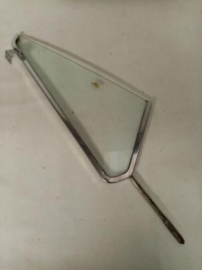 Picture of FRONT 1/4 LIGHT ASSEMBLY L/H CLEAR GLASS NEW OLD STOCK(577055)