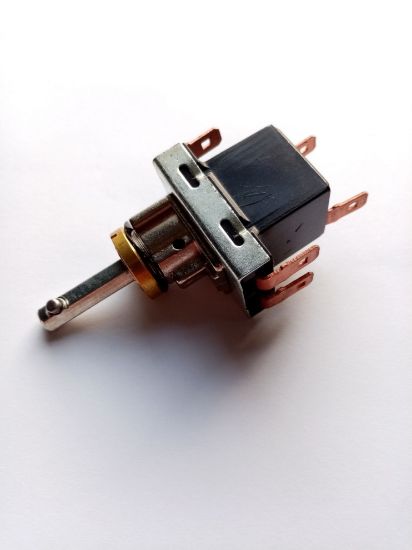 Picture of HEADLIGHT SWITCH VIT6 HB15001 ONWARDS  AND 2 LITRE MODELS(131812)